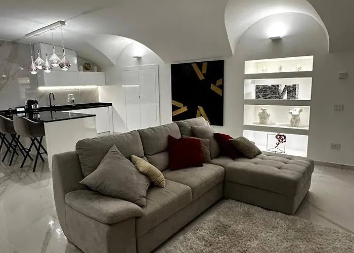 Dolce Vita Luxury