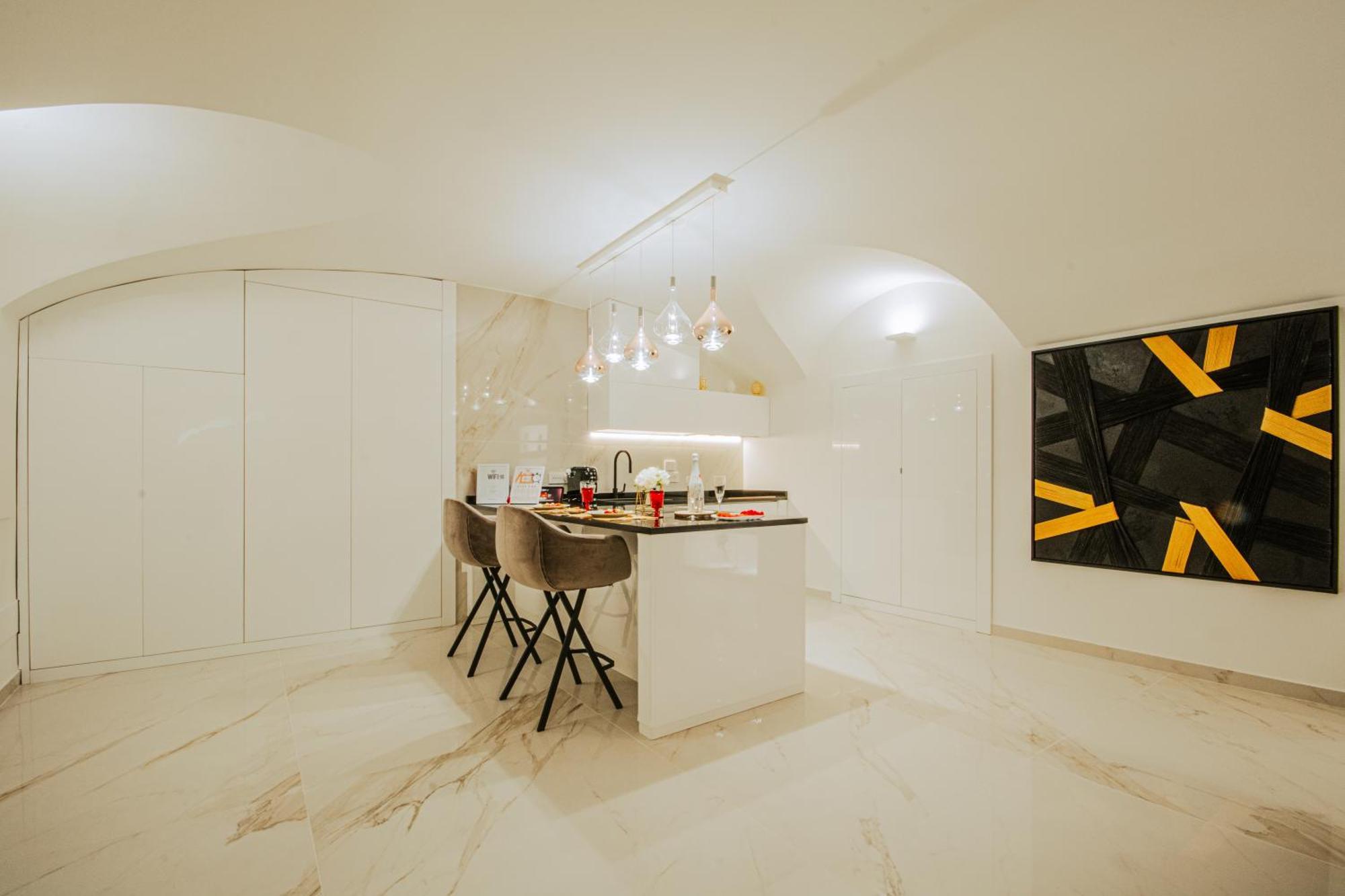 Dolce Luxury Apartment *
